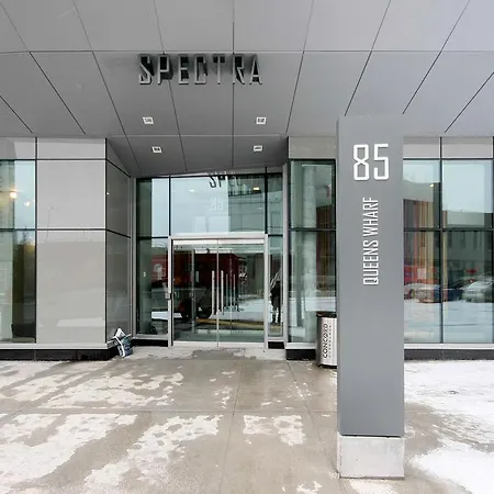 Bright 2 Bed Lakeview Suite